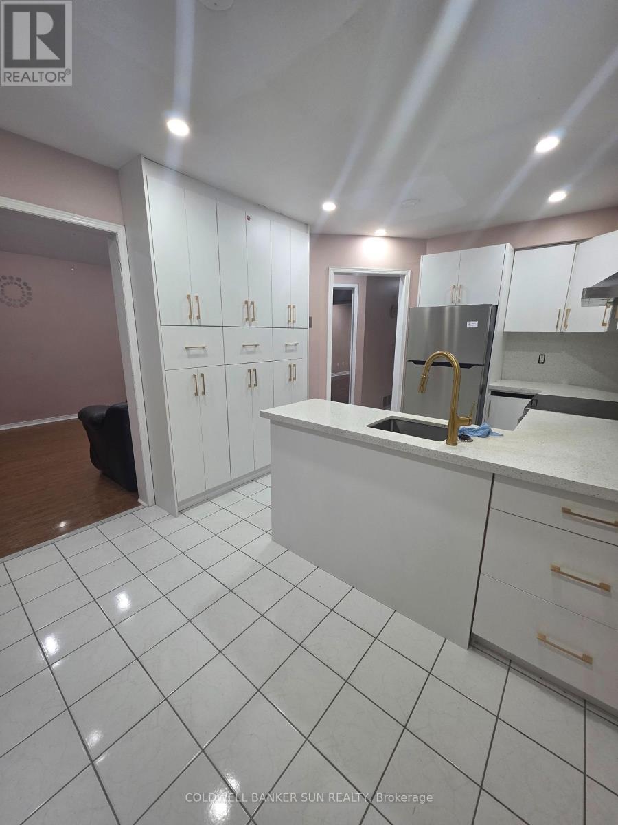 81 Peace Valley Crescent, Brampton (Sandringham-Wellington), Ontario  L6R 1G4 - Photo 5 - W12681294