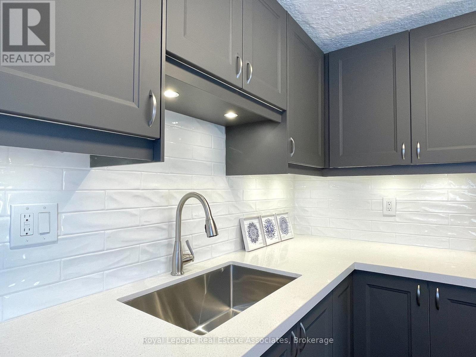 2081b Snow Crescent, Mississauga, Ontario  L4Y 1T4 - Photo 10 - W12681336