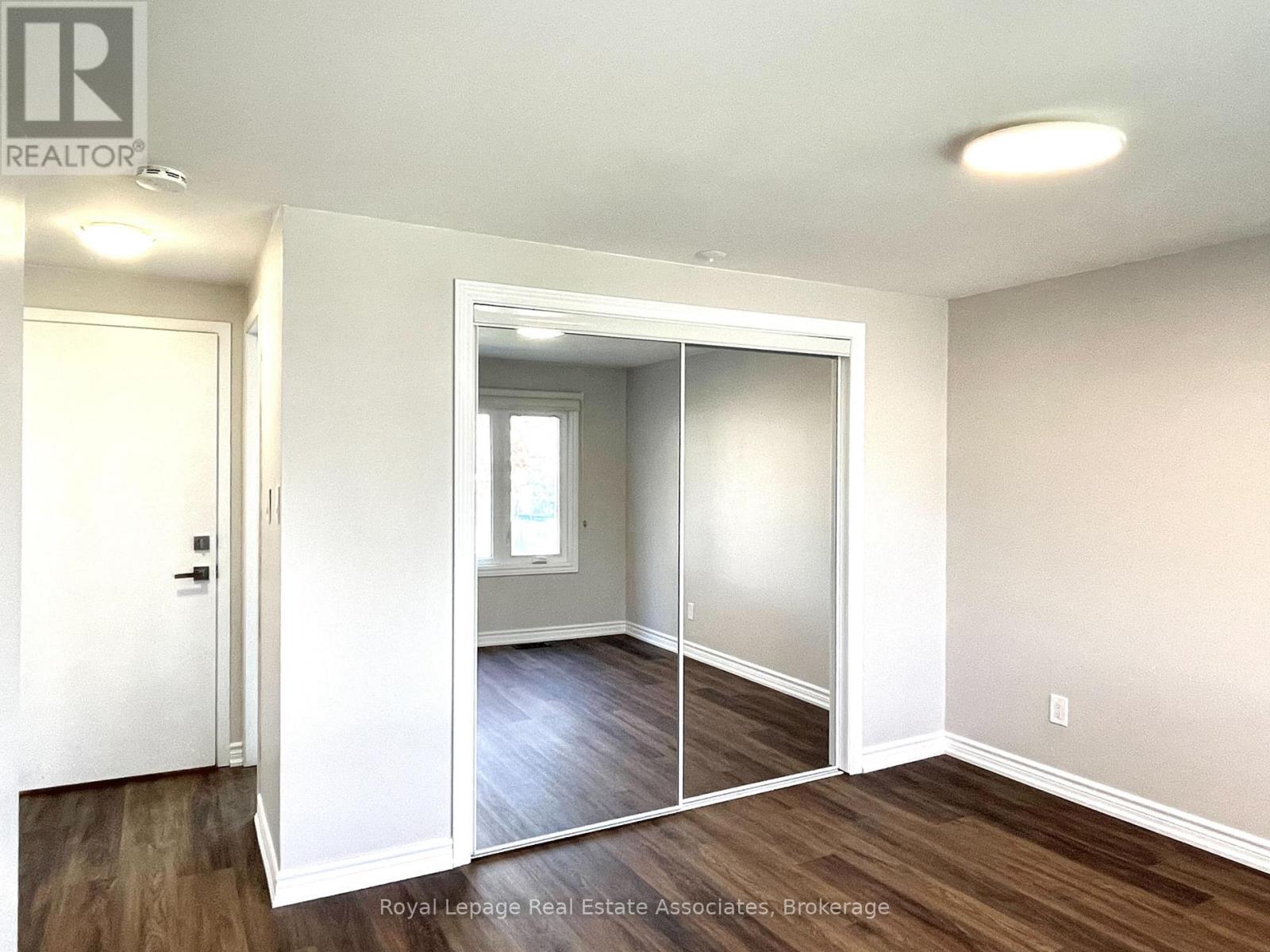 2081b Snow Crescent, Mississauga, Ontario  L4Y 1T4 - Photo 12 - W12681336