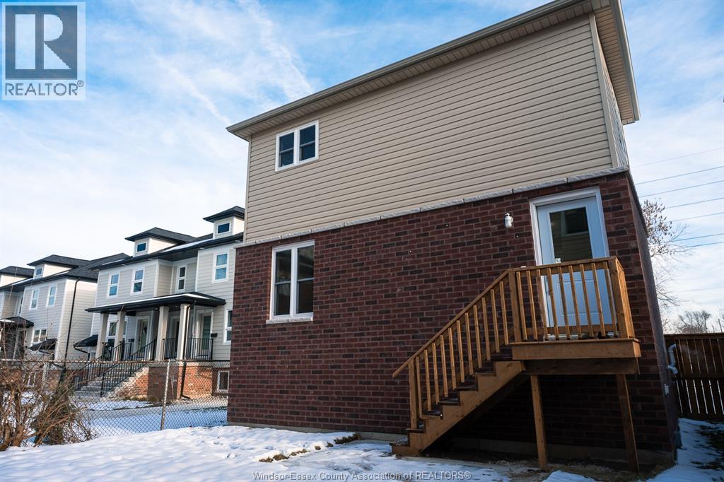 MLS# 26000650: 3495 BLOOMFIELD ROAD Unit# 3, Windsor, Canada