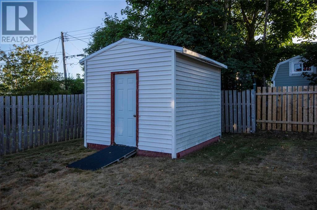 30a Lloyd Crescent, St. John's, Newfoundland & Labrador    - Photo 4 - 1293607