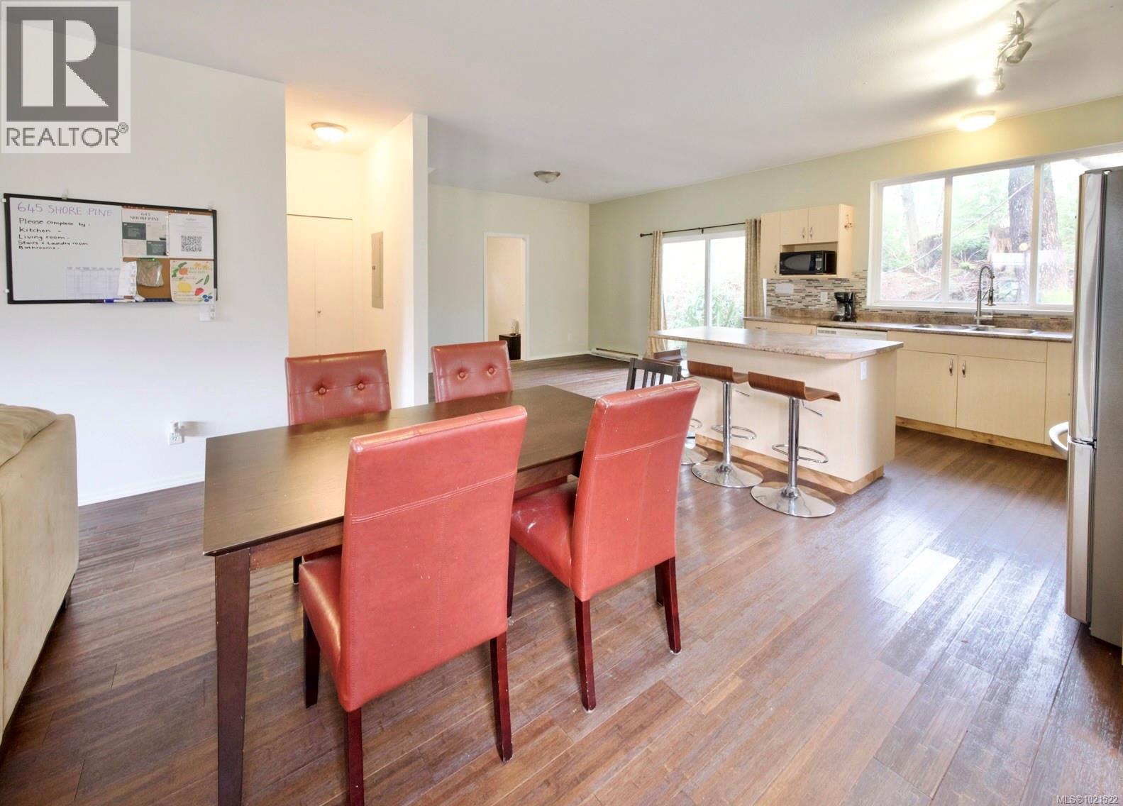 645 Shore Pine Cres, Tofino, British Columbia  V0R 2Z0 - Photo 6 - 1021522