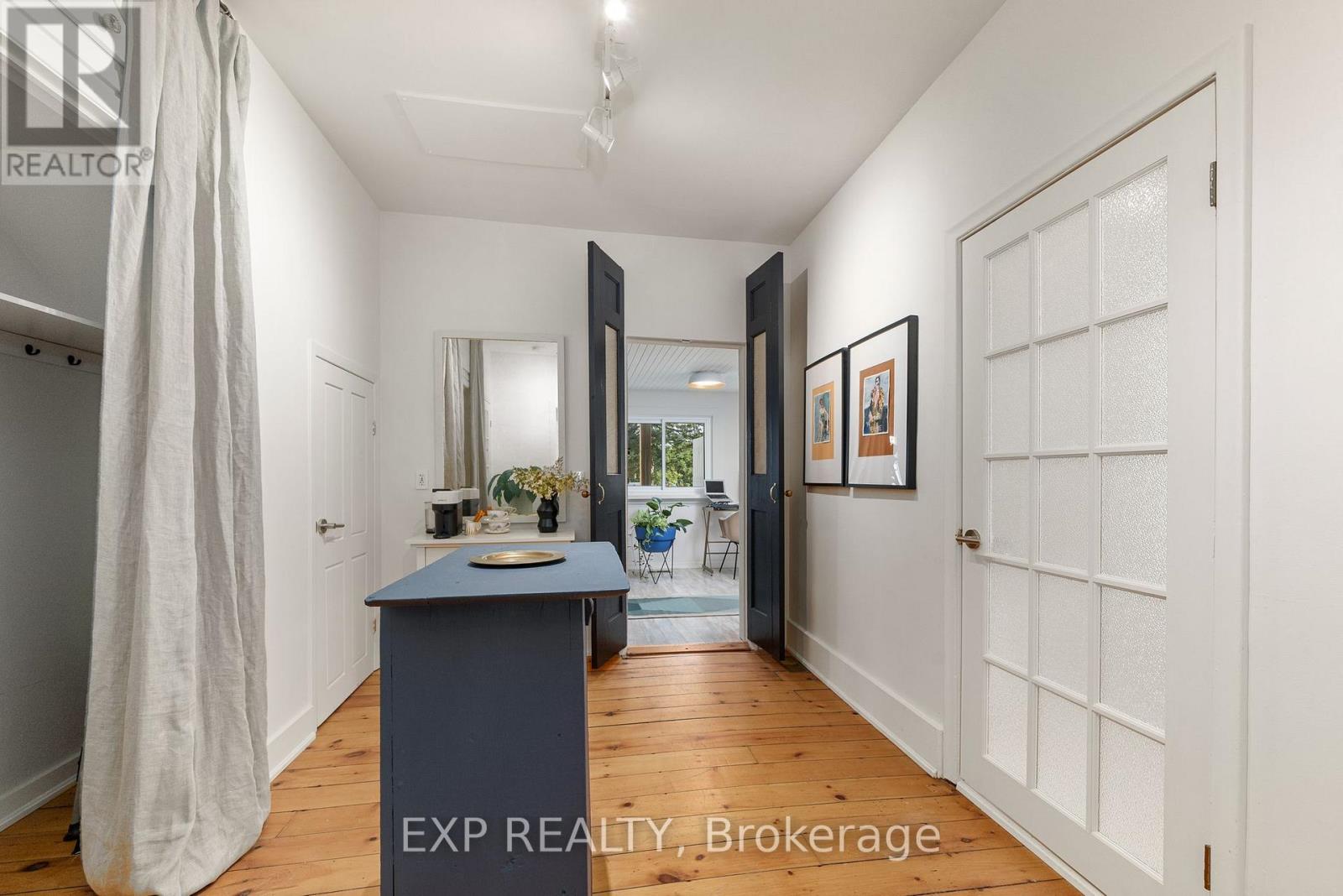 297 Main Street, Prince Edward County, Ontario  K0K 1G0 - Photo 15 - X12681552