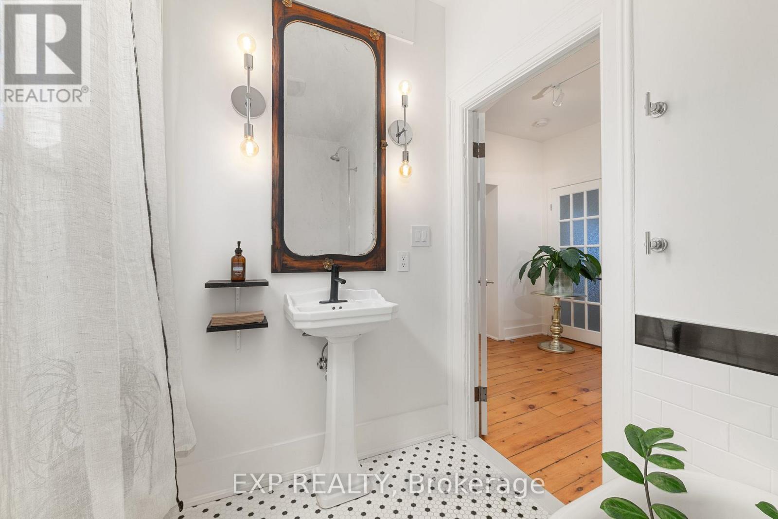 297 Main Street, Prince Edward County, Ontario  K0K 1G0 - Photo 19 - X12681552