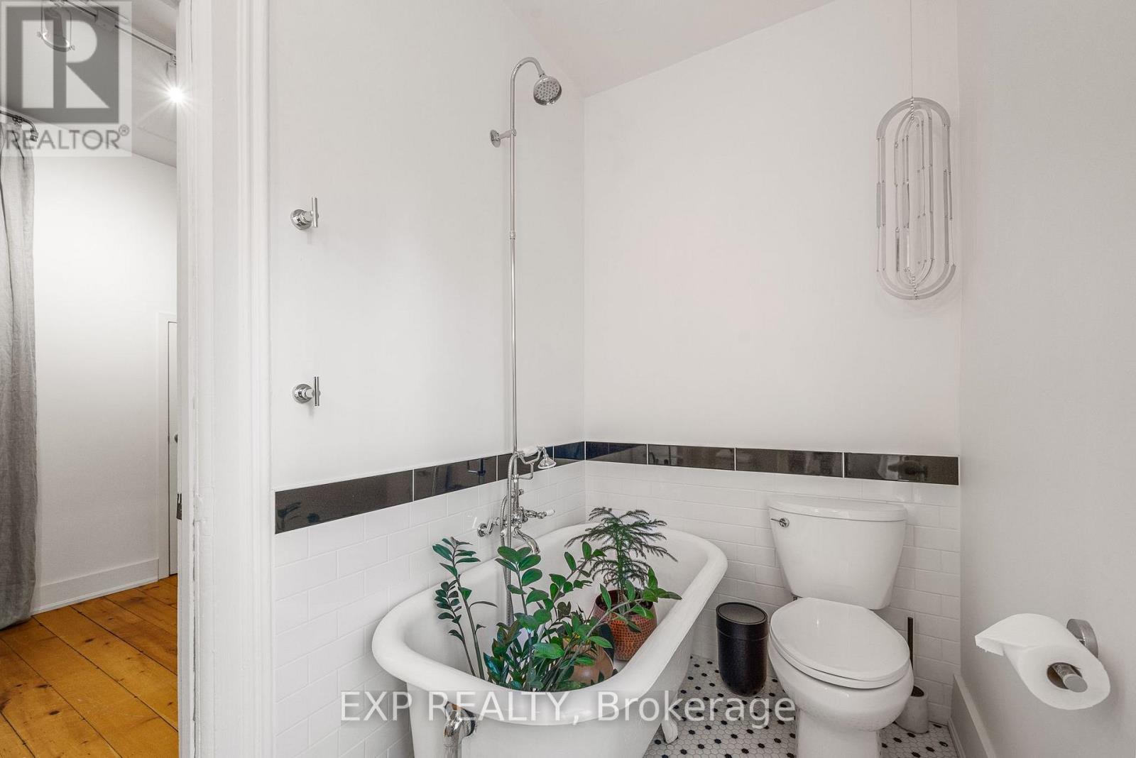 297 Main Street, Prince Edward County, Ontario  K0K 1G0 - Photo 20 - X12681552