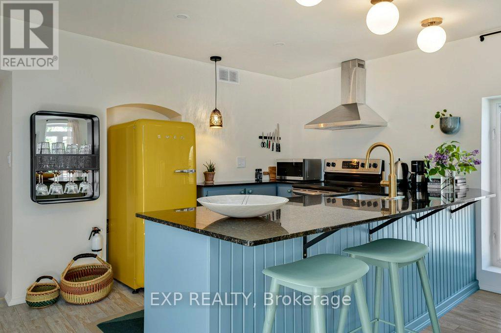 297 Main Street, Prince Edward County, Ontario  K0K 1G0 - Photo 24 - X12681552