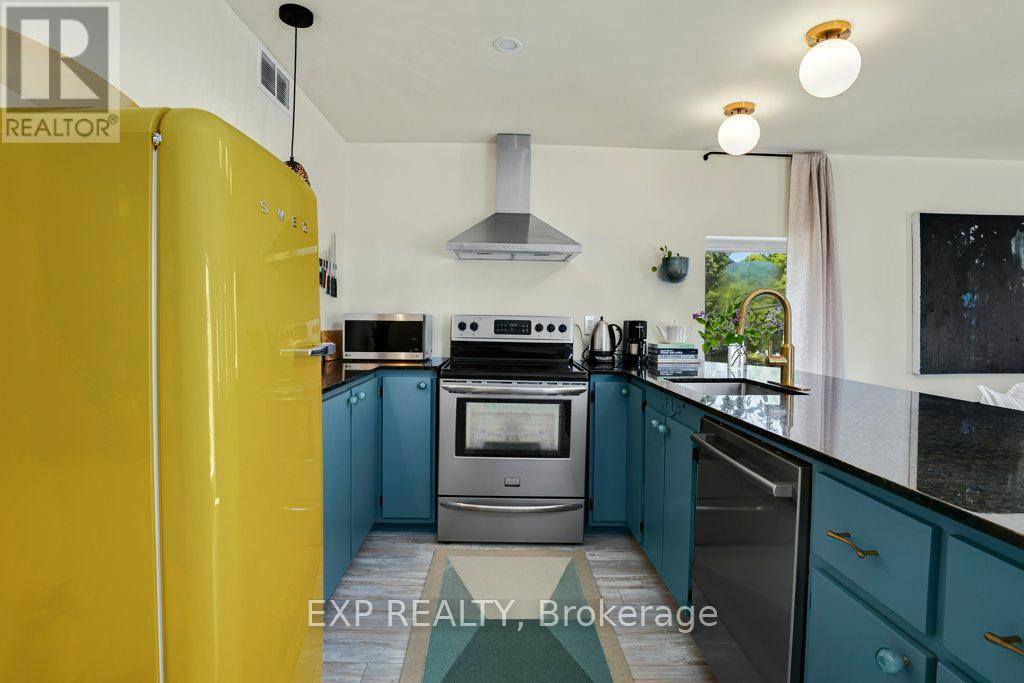 297 Main Street, Prince Edward County, Ontario  K0K 1G0 - Photo 25 - X12681552