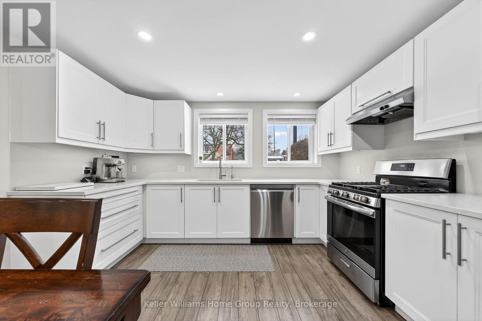 7 Normandy Drive, Guelph (St. George's), Ontario  N1E 2P2 - Photo 12 - X12681432