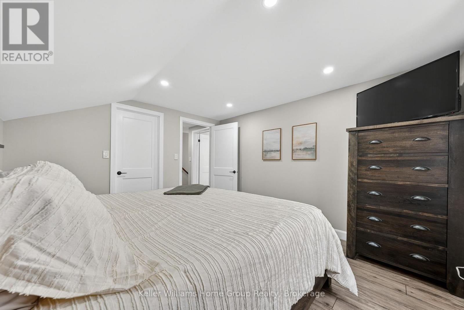 7 Normandy Drive, Guelph (St. George's), Ontario  N1E 2P2 - Photo 23 - X12681432