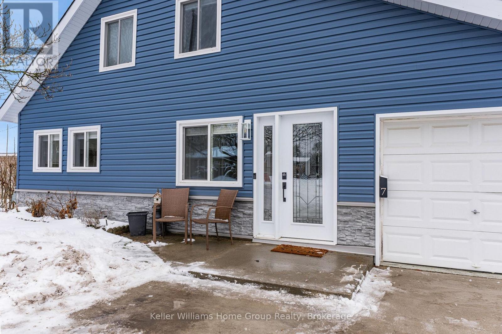 7 Normandy Drive, Guelph (St. George's), Ontario  N1E 2P2 - Photo 3 - X12681432