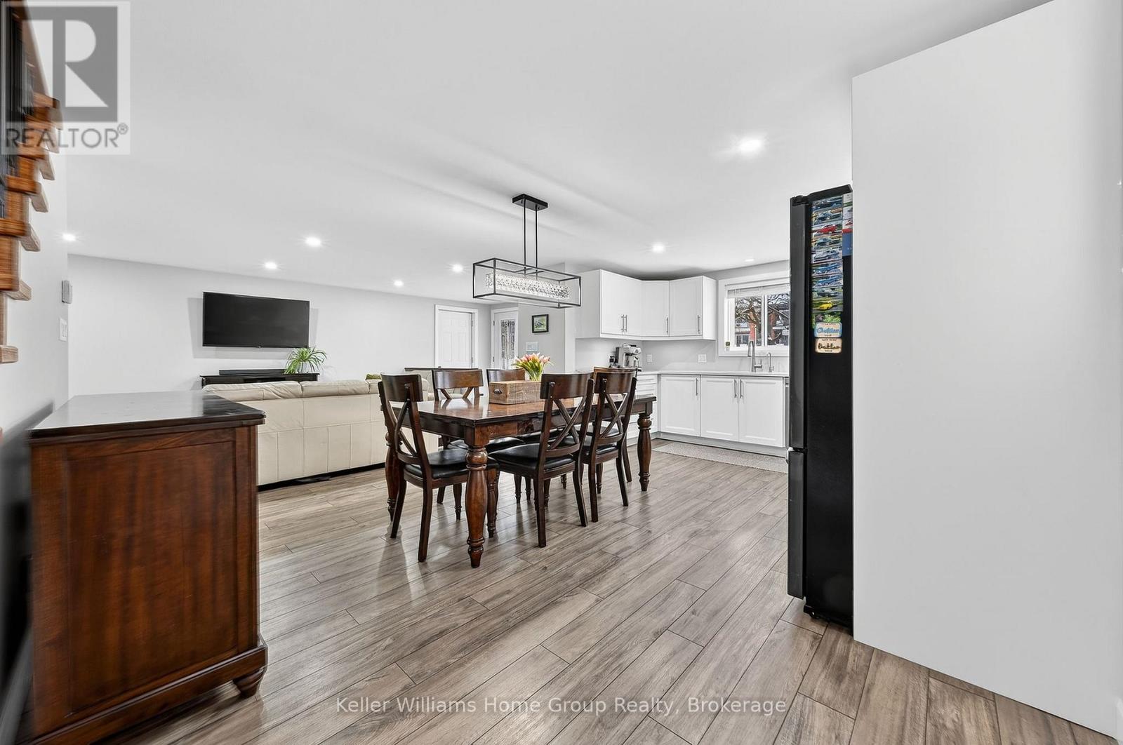 7 Normandy Drive, Guelph (St. George's), Ontario  N1E 2P2 - Photo 9 - X12681432