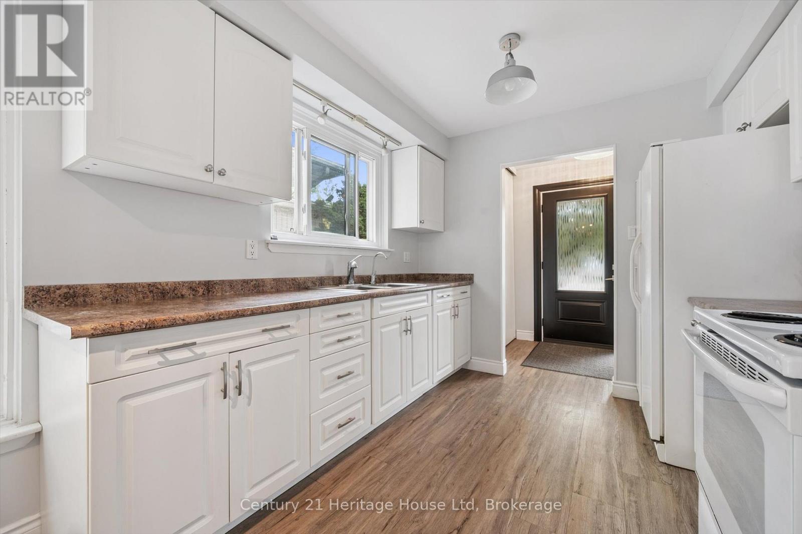 378 West Acres Drive, Guelph, Ontario  N1H 7A8 - Photo 12 - X12681494