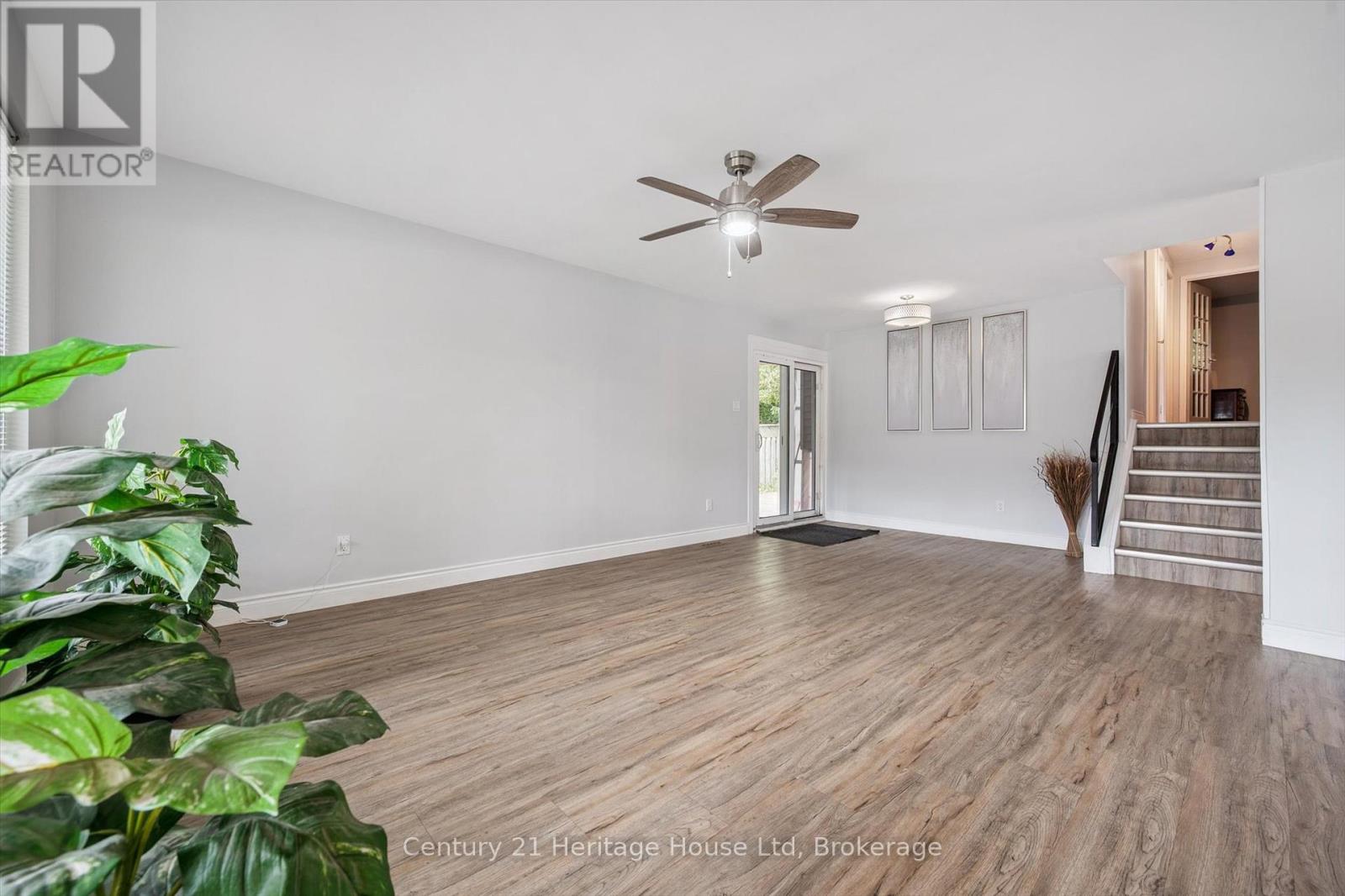 378 West Acres Drive, Guelph, Ontario  N1H 7A8 - Photo 8 - X12681494