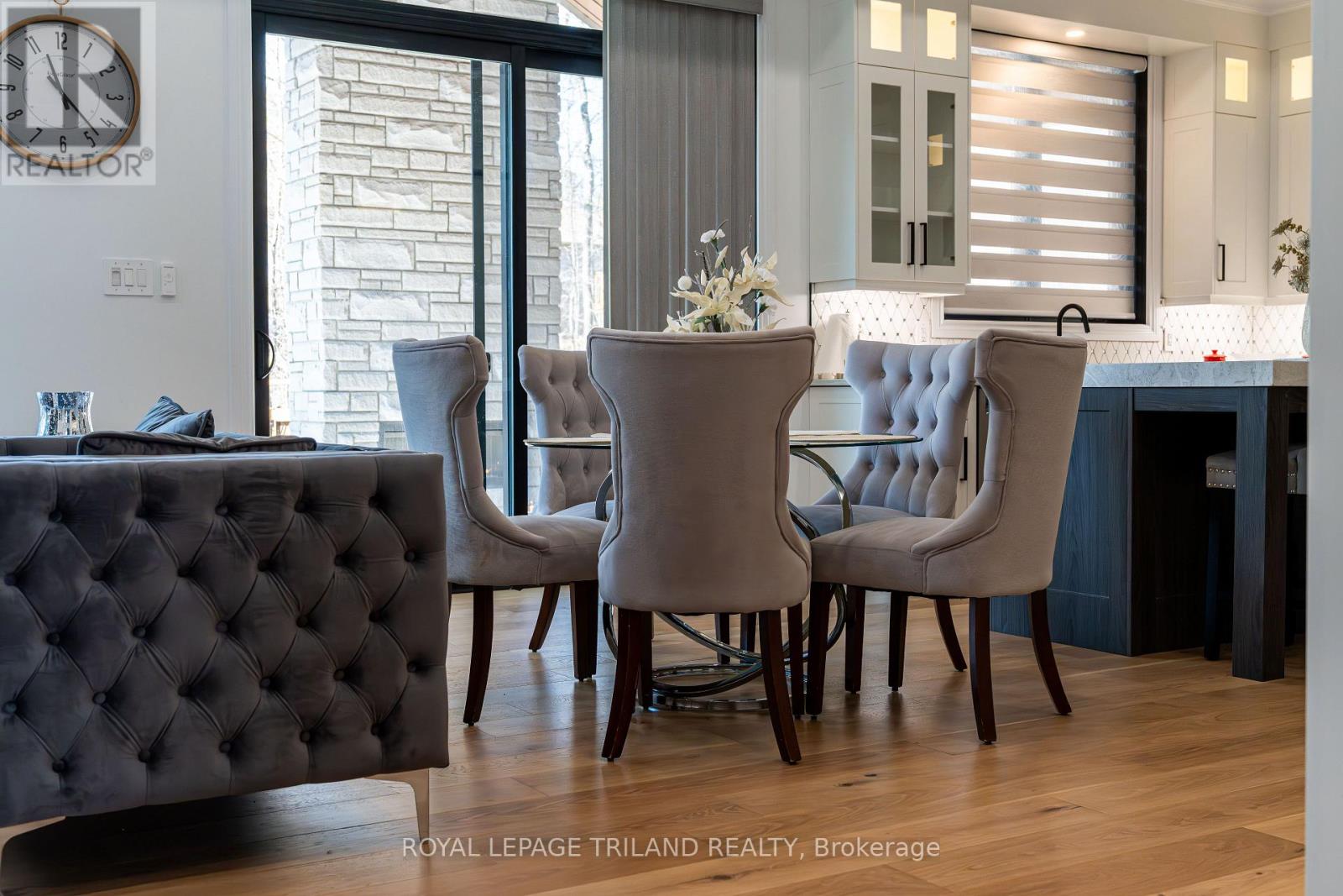 10175 Merrywood Drive, Lambton Shores, Ontario  N0M 1T0 - Photo 15 - X12681430