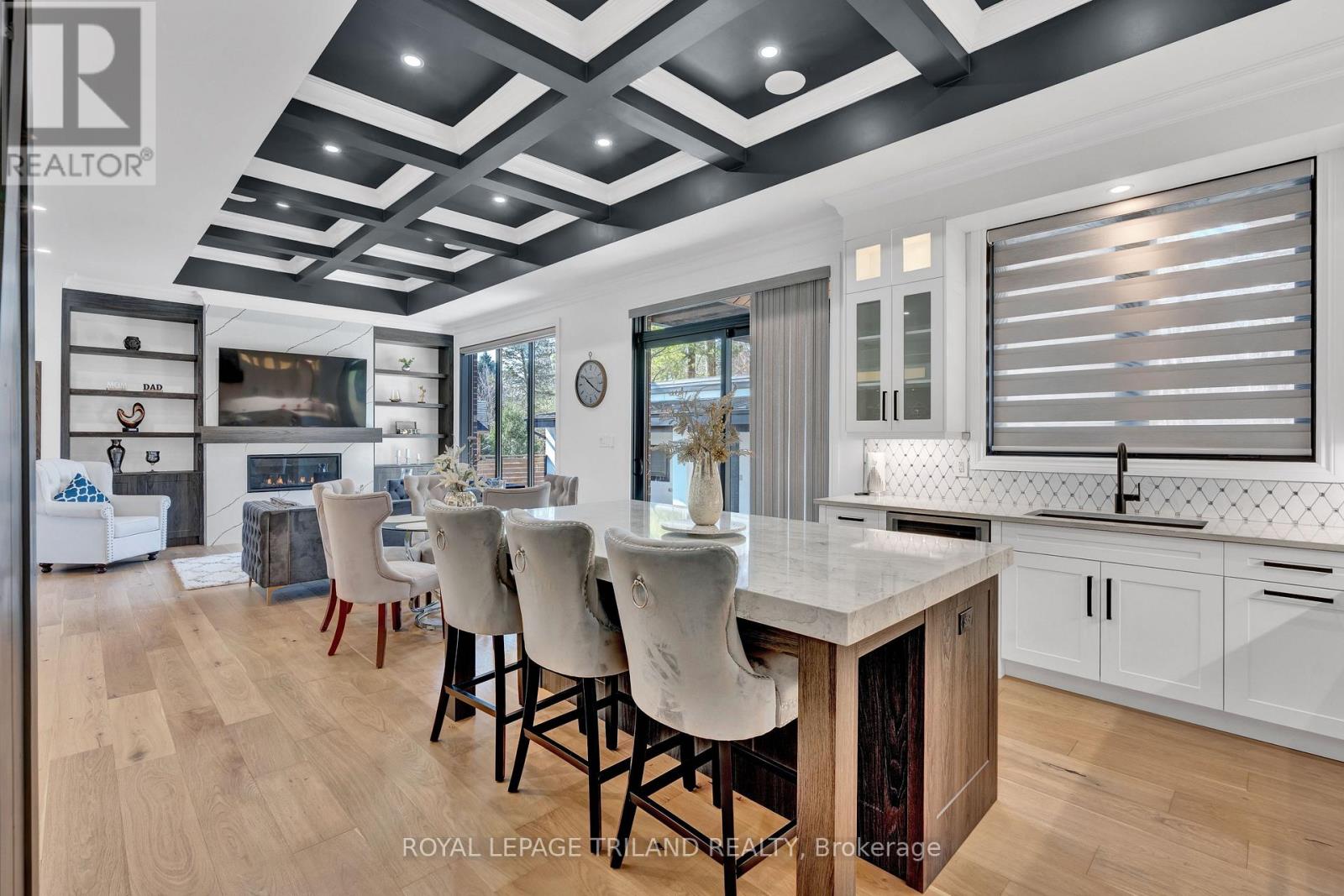 10175 Merrywood Drive, Lambton Shores, Ontario  N0M 1T0 - Photo 2 - X12681430