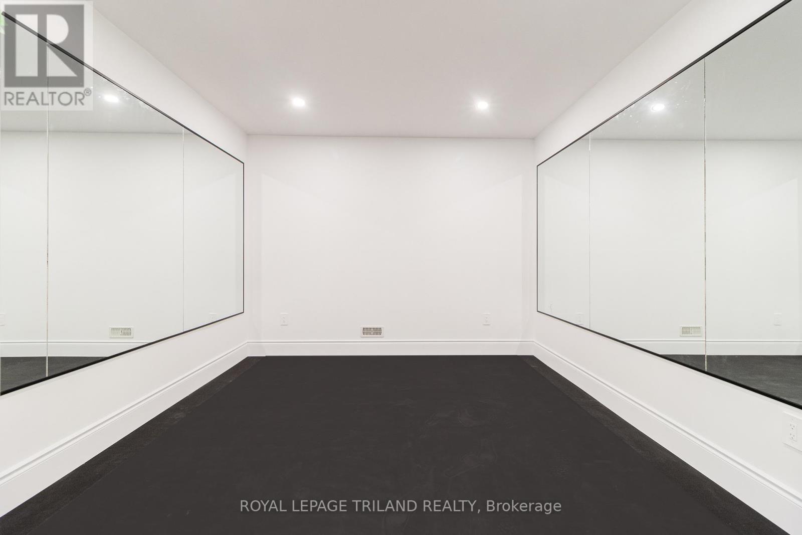 10175 Merrywood Drive, Lambton Shores, Ontario  N0M 1T0 - Photo 34 - X12681430