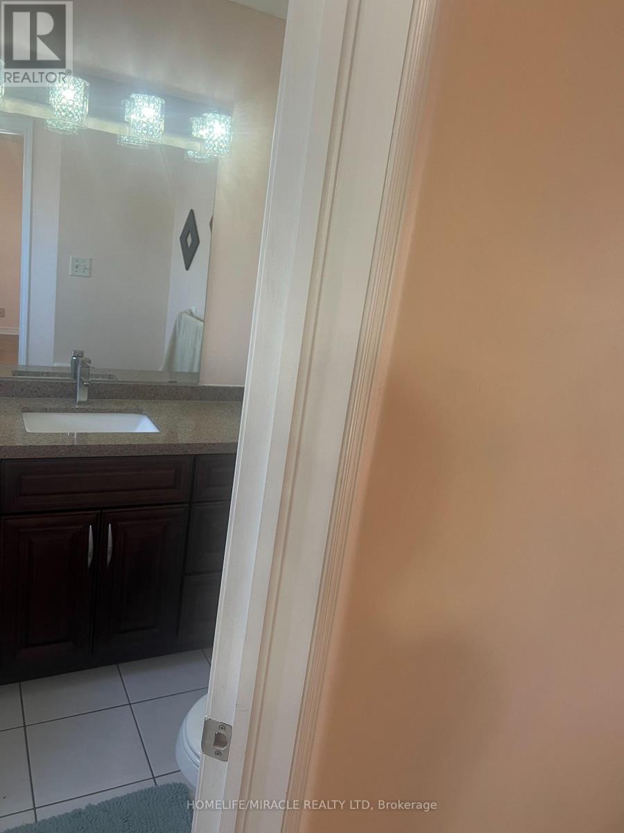 10 Pertosa Drive, Brampton, Ontario  L6X 4V7 - Photo 13 - W12670250