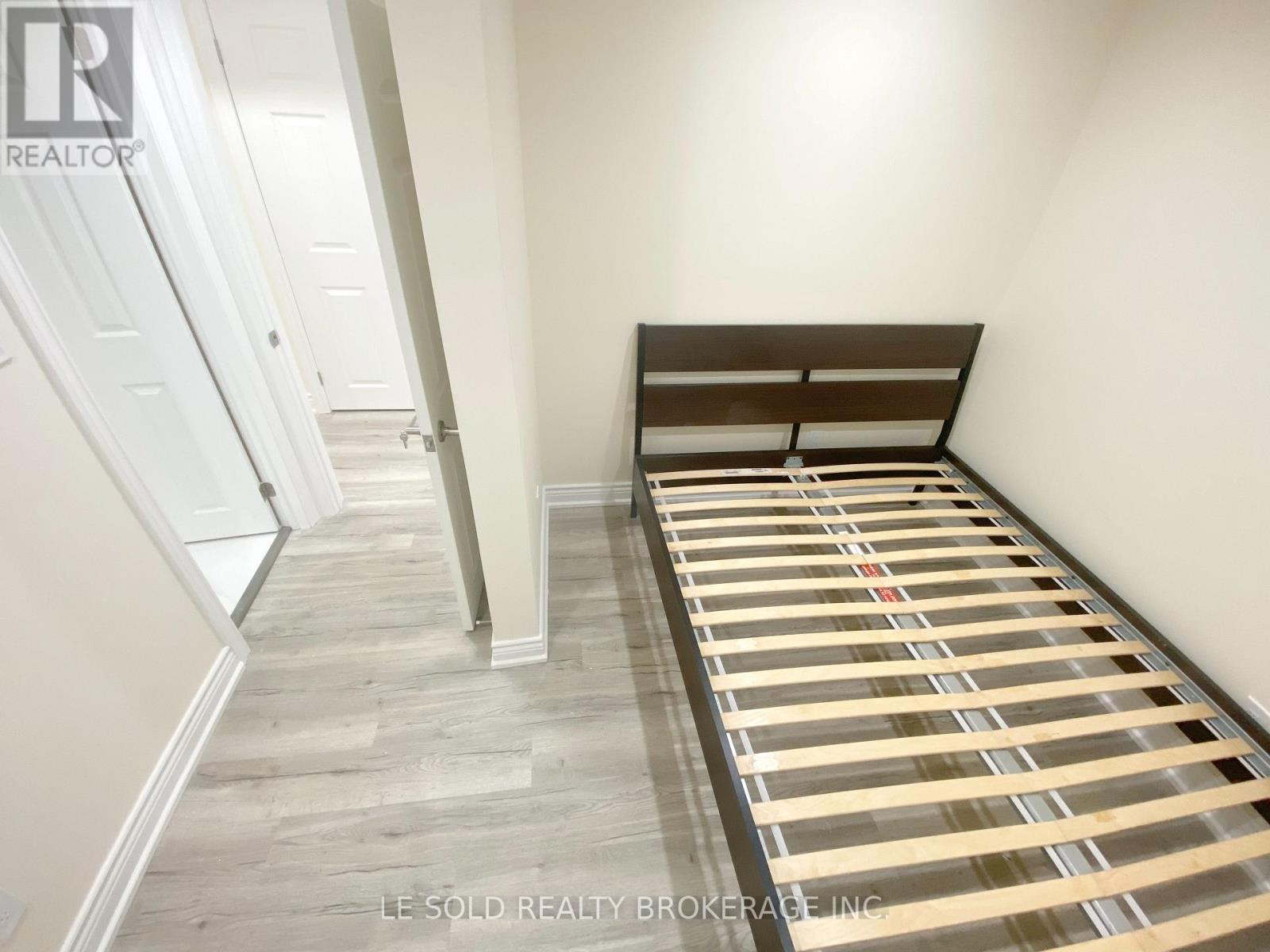 Bsmt Room B01 - 81 Hallam Street, Toronto, Ontario  M6H 1W7 - Photo 9 - W12679184