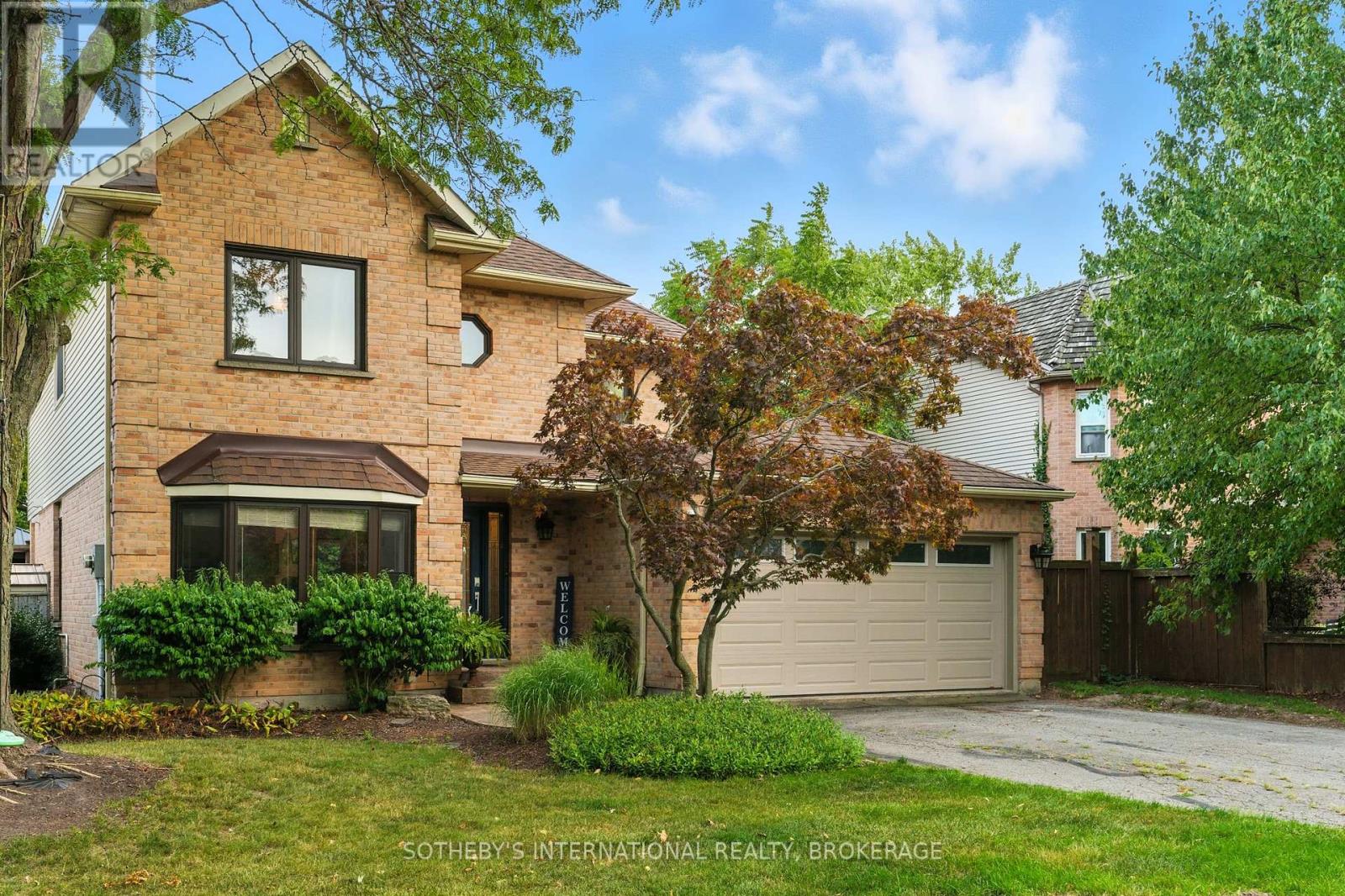 32 Sterling Street, St. Catharines, Ontario  L2S 3T2 - Photo 1 - X12681402