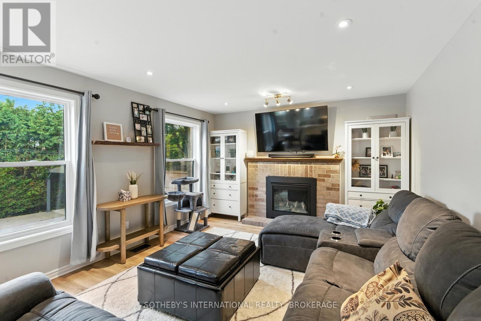 32 Sterling Street, St. Catharines, Ontario  L2S 3T2 - Photo 12 - X12681402