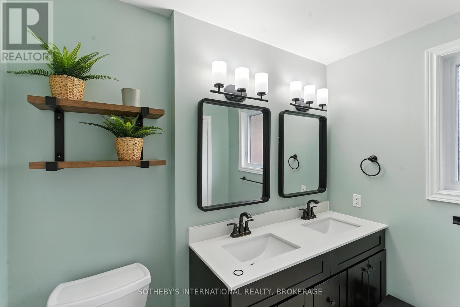 32 Sterling Street, St. Catharines, Ontario  L2S 3T2 - Photo 16 - X12681402