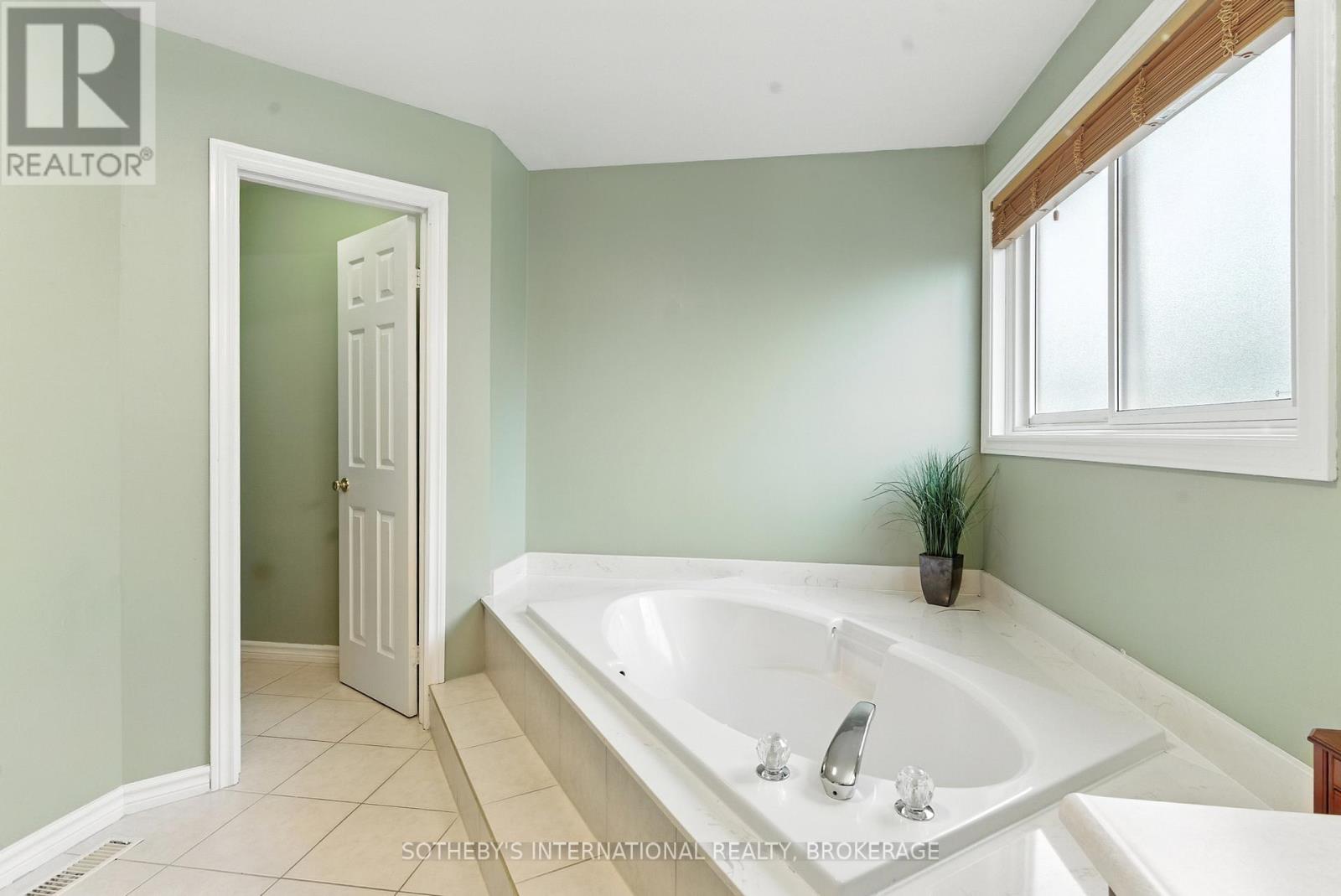 32 Sterling Street, St. Catharines, Ontario  L2S 3T2 - Photo 20 - X12681402