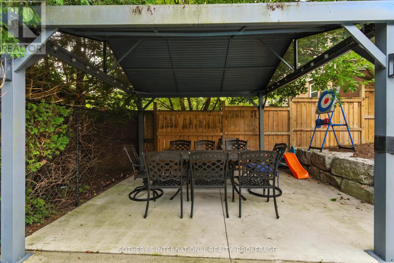 32 Sterling Street, St. Catharines, Ontario  L2S 3T2 - Photo 36 - X12681402