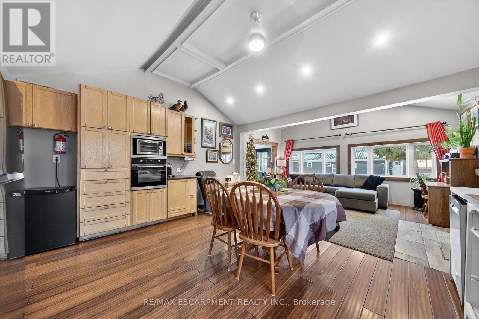 1457 Lakeshore Road, Haldimand, Ontario  N0A 1P0 - Photo 17 - X12639276