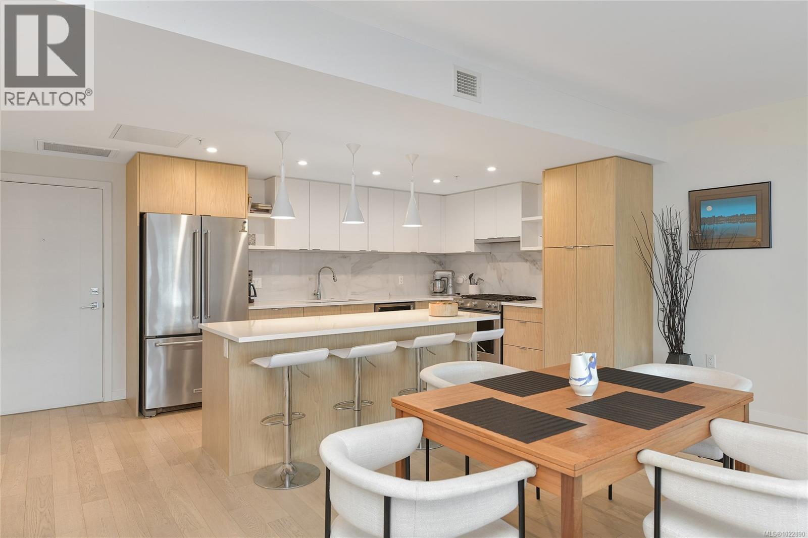 302 5118 Cordova Bay Rd, Saanich, British Columbia  V8Y 2K5 - Photo 12 - 1022890