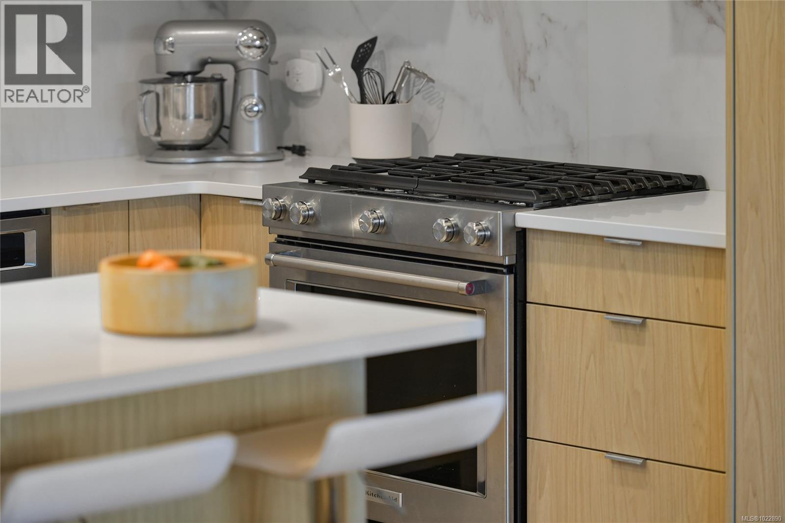 302 5118 Cordova Bay Rd, Saanich, British Columbia  V8Y 2K5 - Photo 14 - 1022890