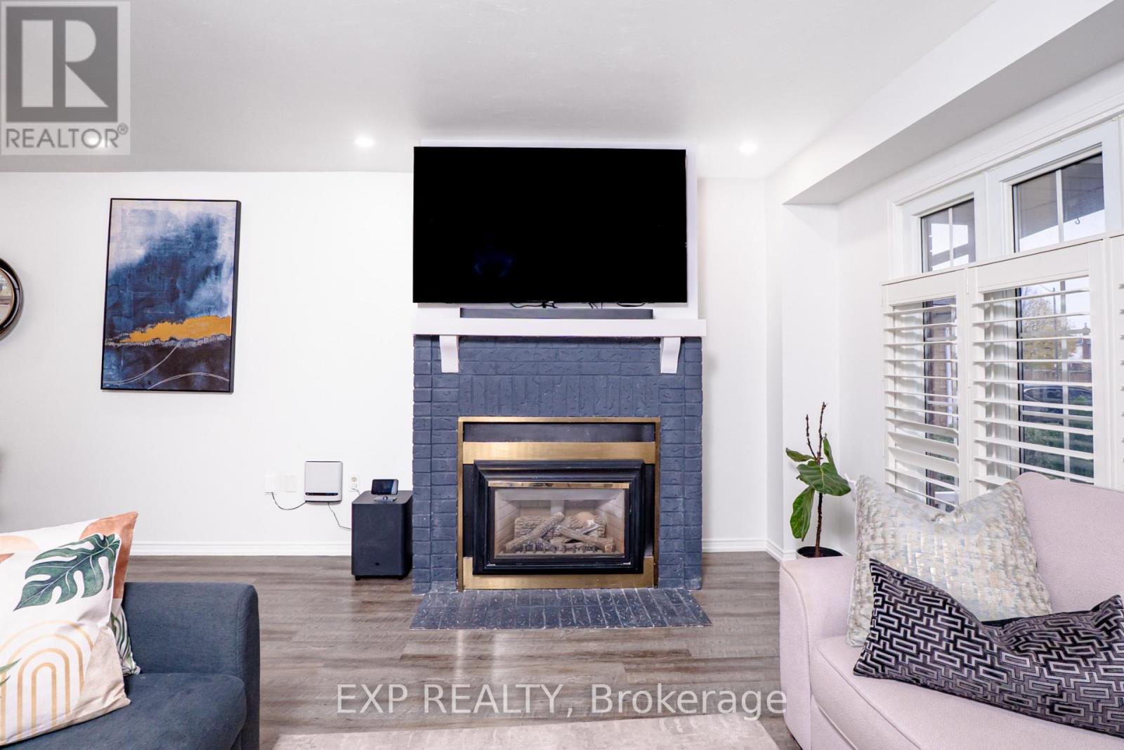 5 Rutherford Drive, Clarington, Ontario  L1B 1G7 - Photo 3 - E12531640