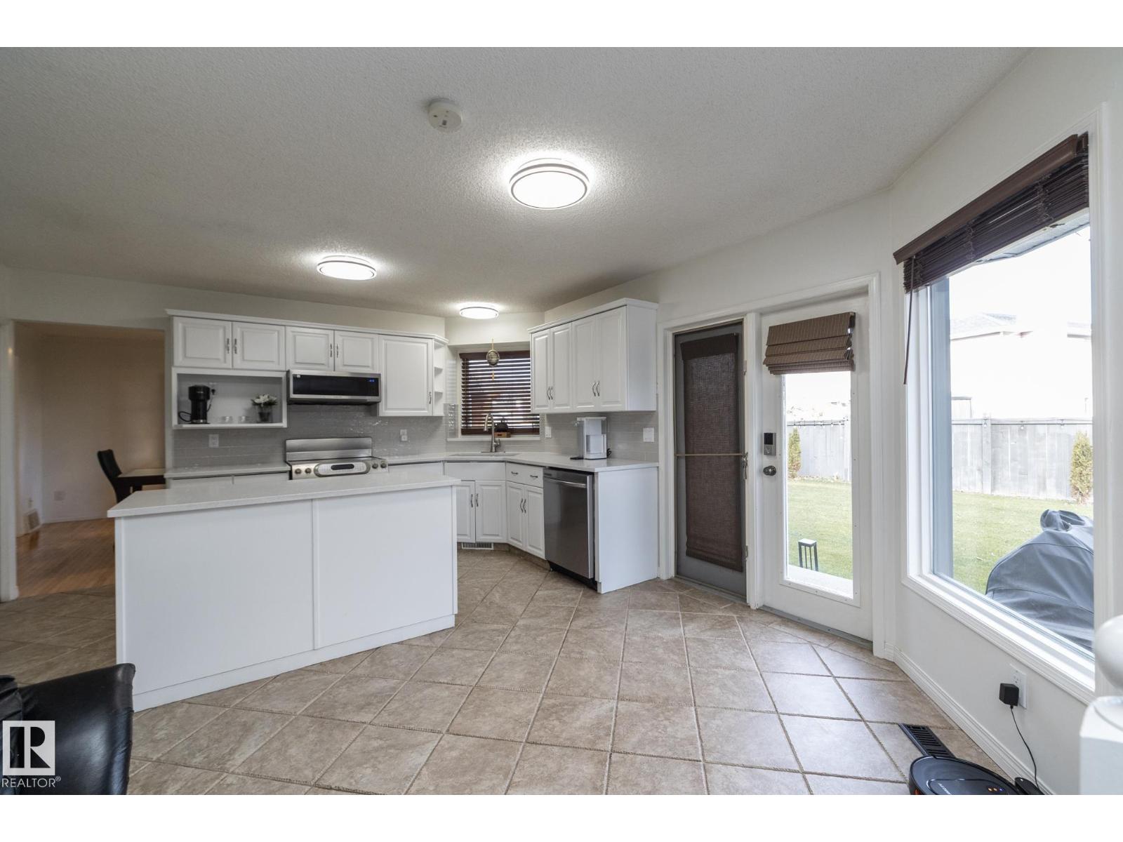 12 Elsinore Pl Nw, Edmonton, Alberta  T5X 5W3 - Photo 18 - E4464883