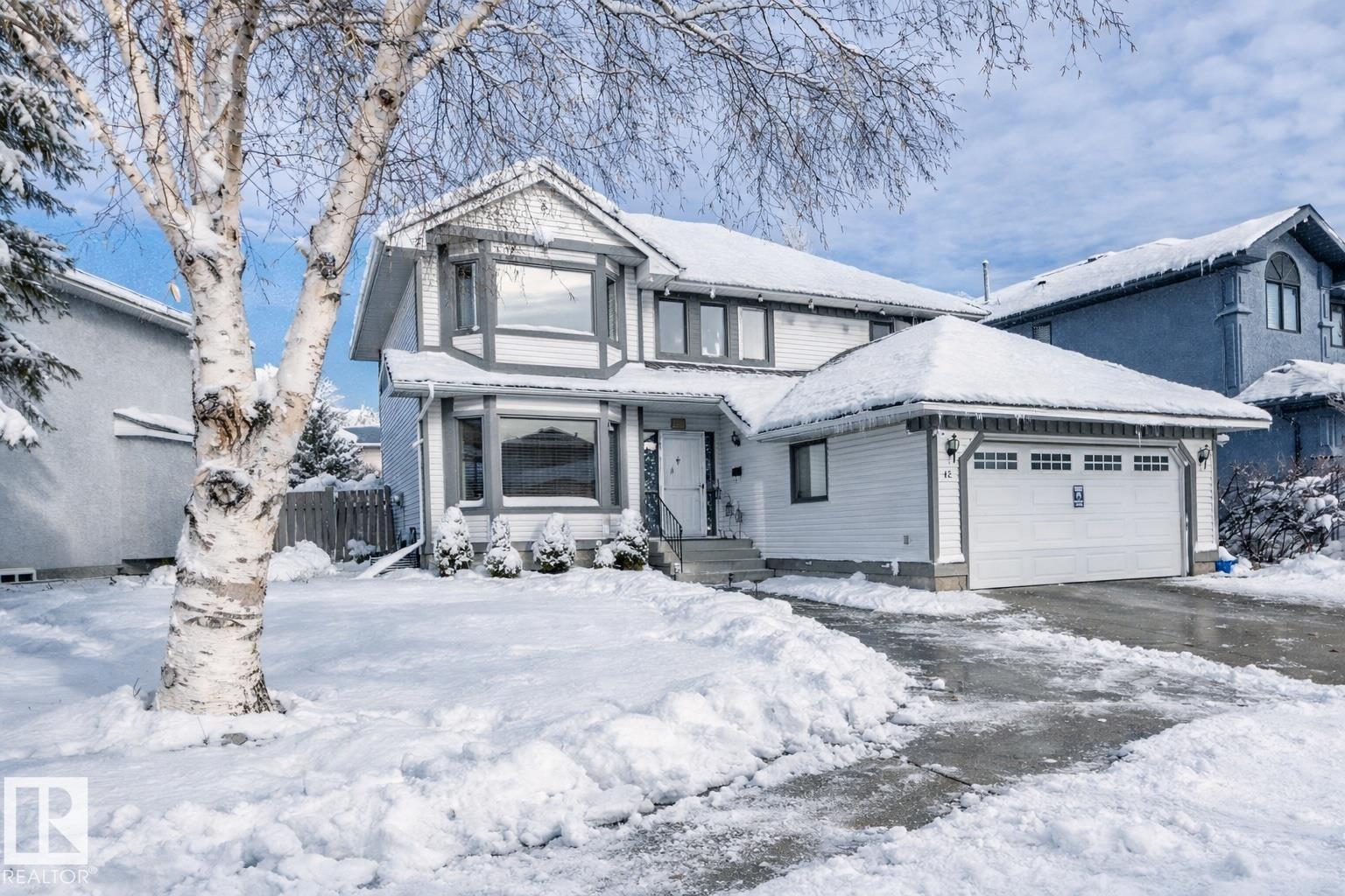 12 Elsinore Pl Nw, Edmonton, Alberta  T5X 5W3 - Photo 1 - E4464883