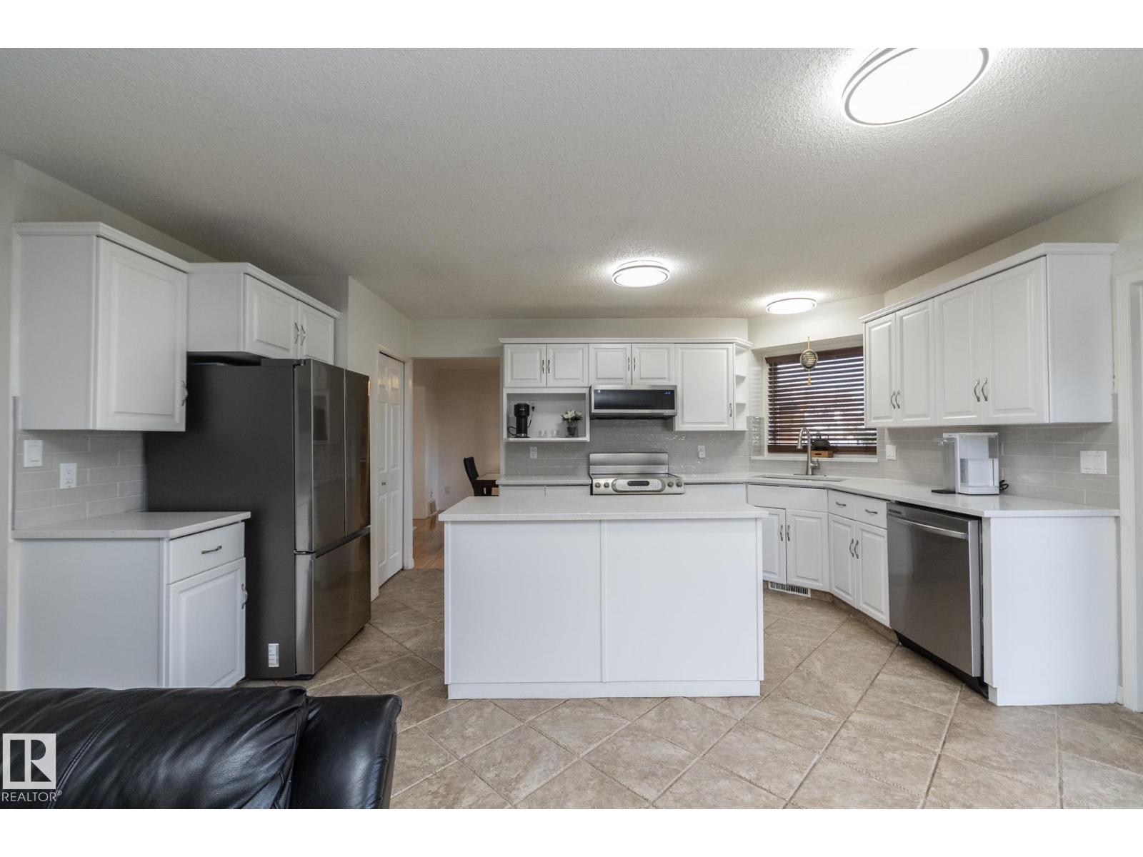 12 Elsinore Pl Nw, Edmonton, Alberta  T5X 5W3 - Photo 19 - E4464883