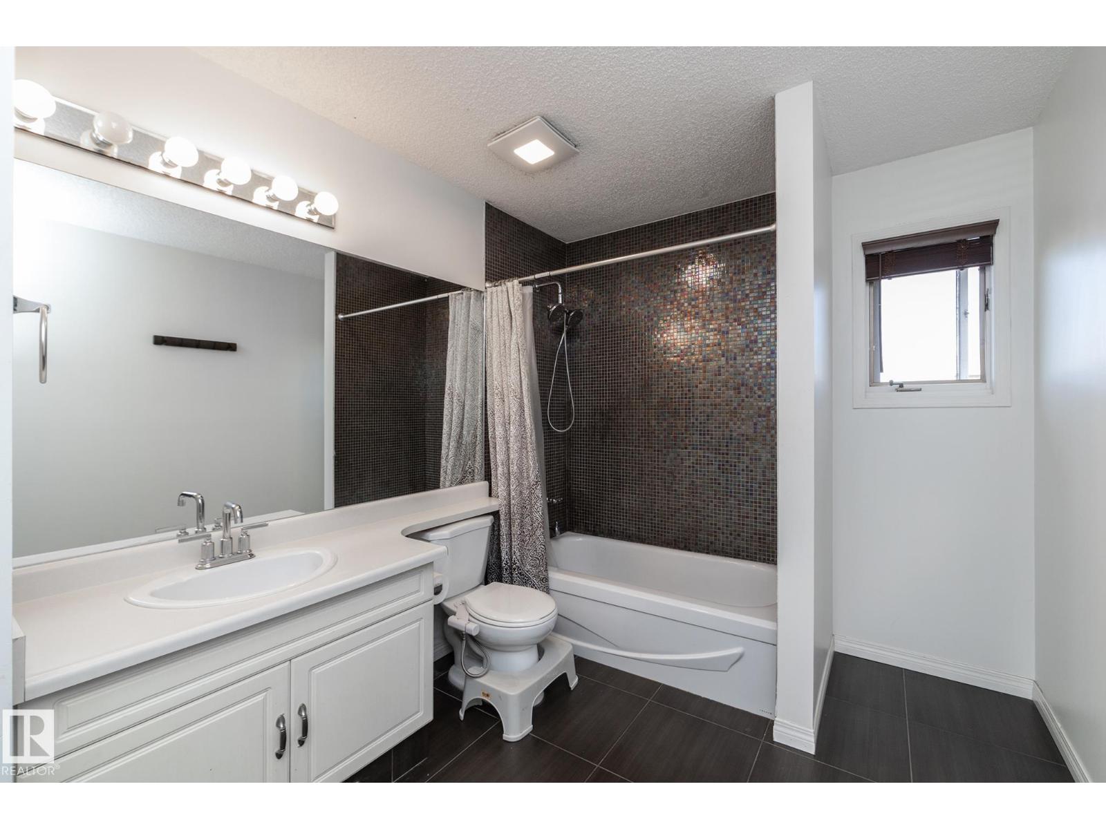 12 Elsinore Pl Nw, Edmonton, Alberta  T5X 5W3 - Photo 43 - E4464883