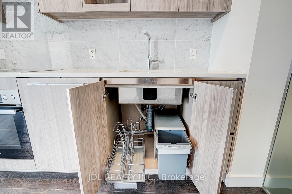 1607 - 95 Mcmahon Drive, Toronto, Ontario  M2K 0E4 - Photo 16 - C12681410