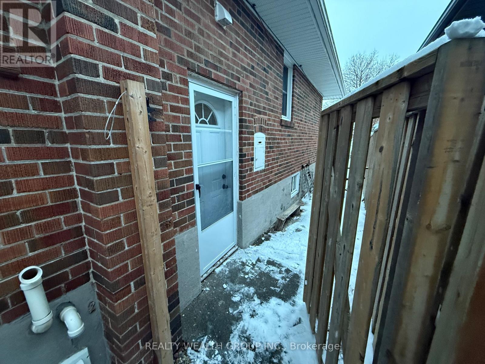 Bsmt - 82 Elvaston Drive, Toronto, Ontario  M4A 1N6 - Photo 2 - C12681440