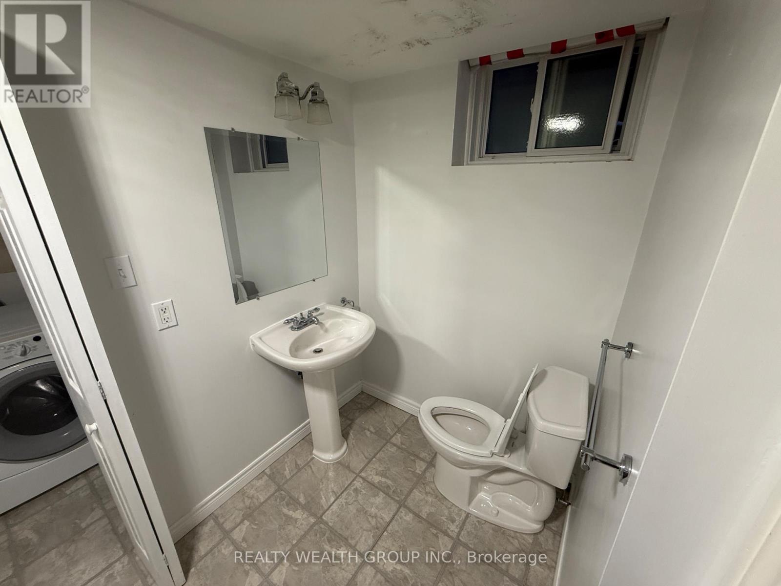 Bsmt - 82 Elvaston Drive, Toronto, Ontario  M4A 1N6 - Photo 6 - C12681440