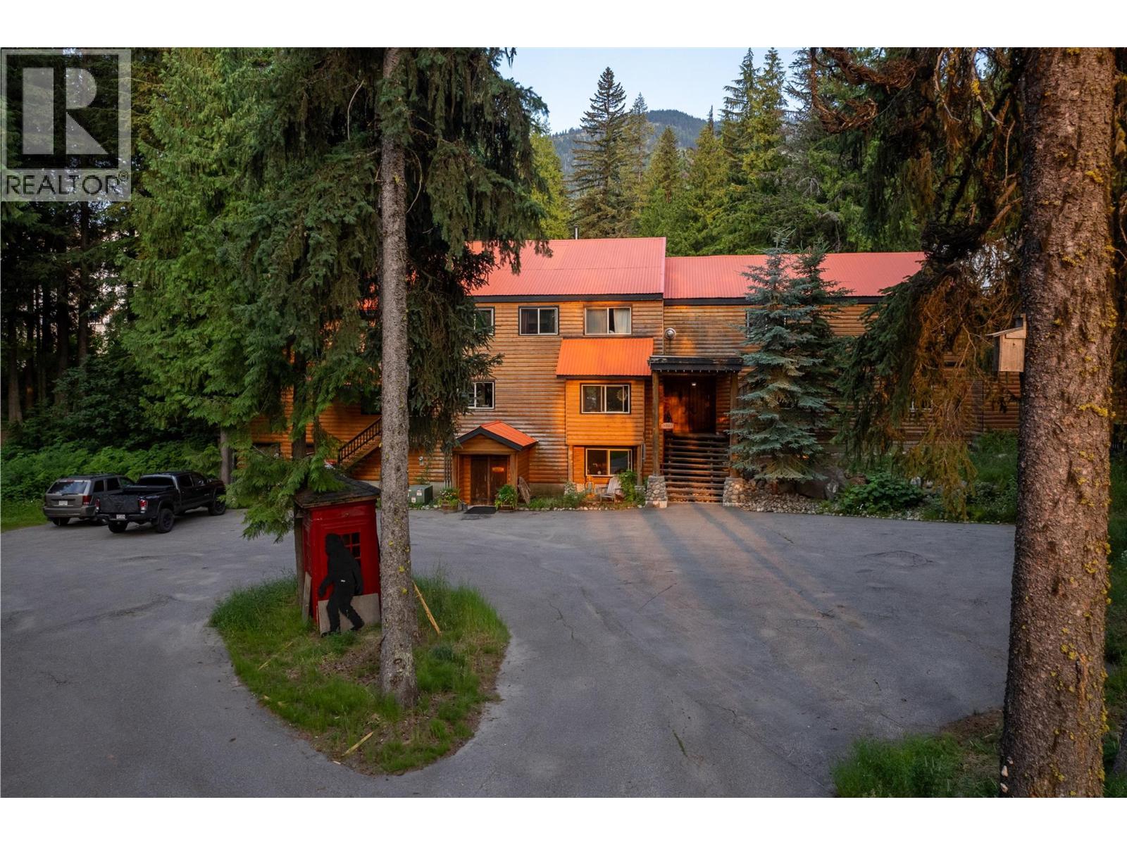 4465 Red Mountain Road, Rossland, British Columbia  V0G 1Y0 - Photo 4 - 10371255