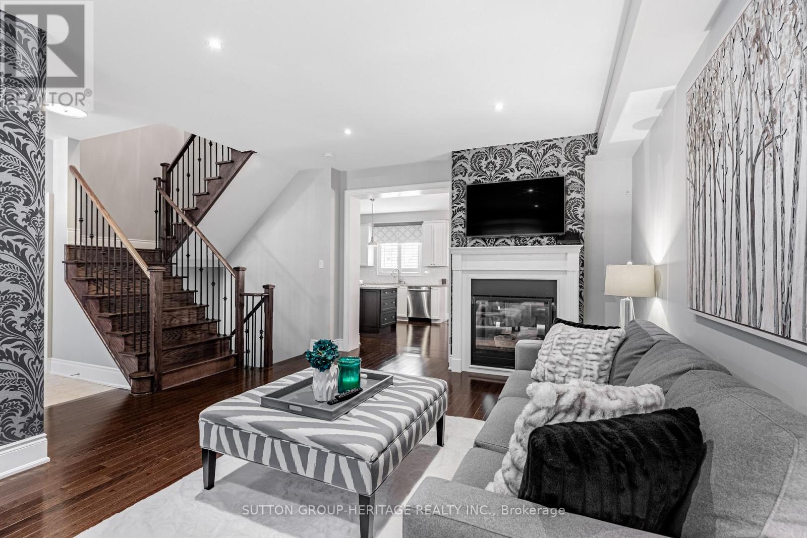 12 Aller Park Way, Whitby, Ontario  L1M 0L5 - Photo 7 - E12681448