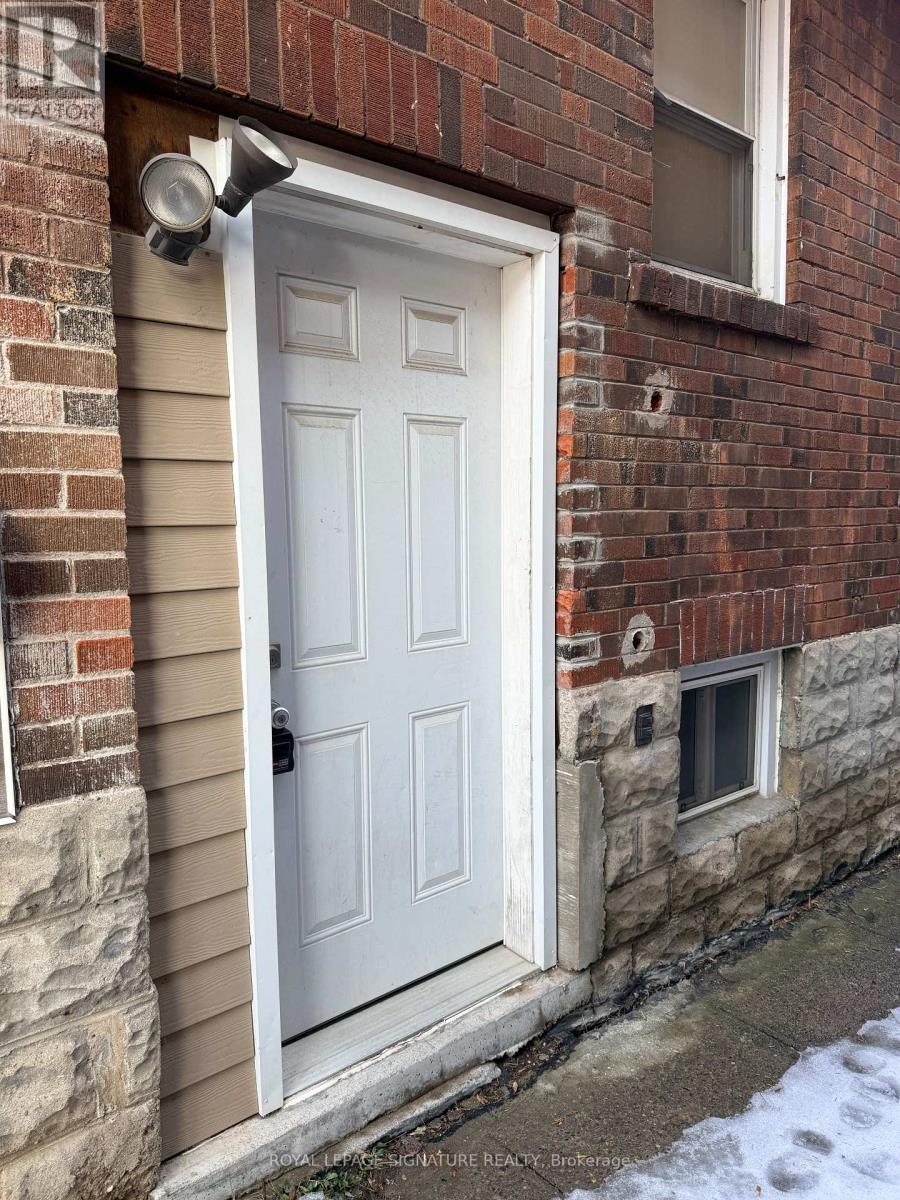 63 Billings Avenue, Toronto, Ontario  M4L 2S3 - Photo 3 - E12681468