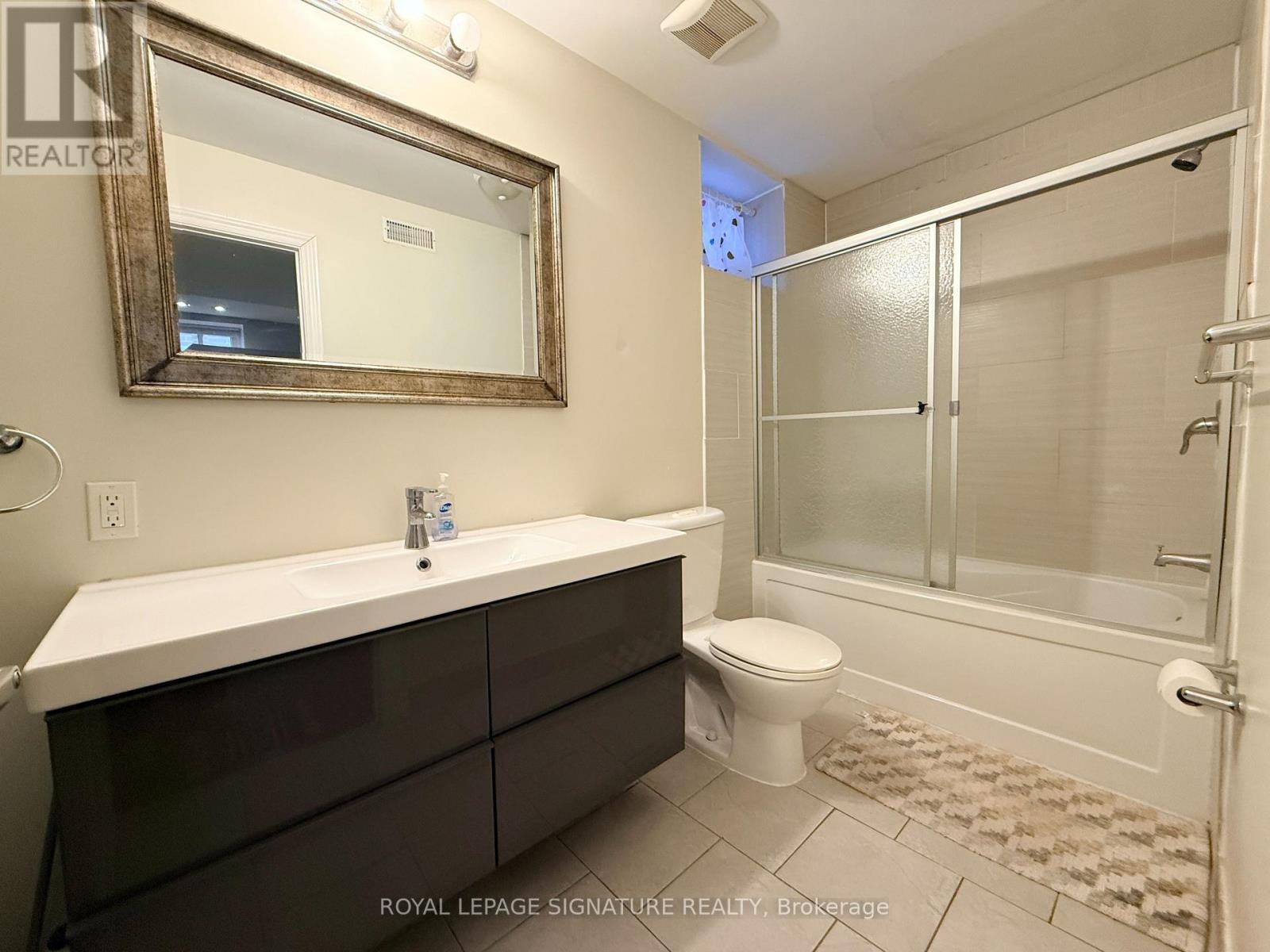 63 Billings Avenue, Toronto, Ontario  M4L 2S3 - Photo 7 - E12681468