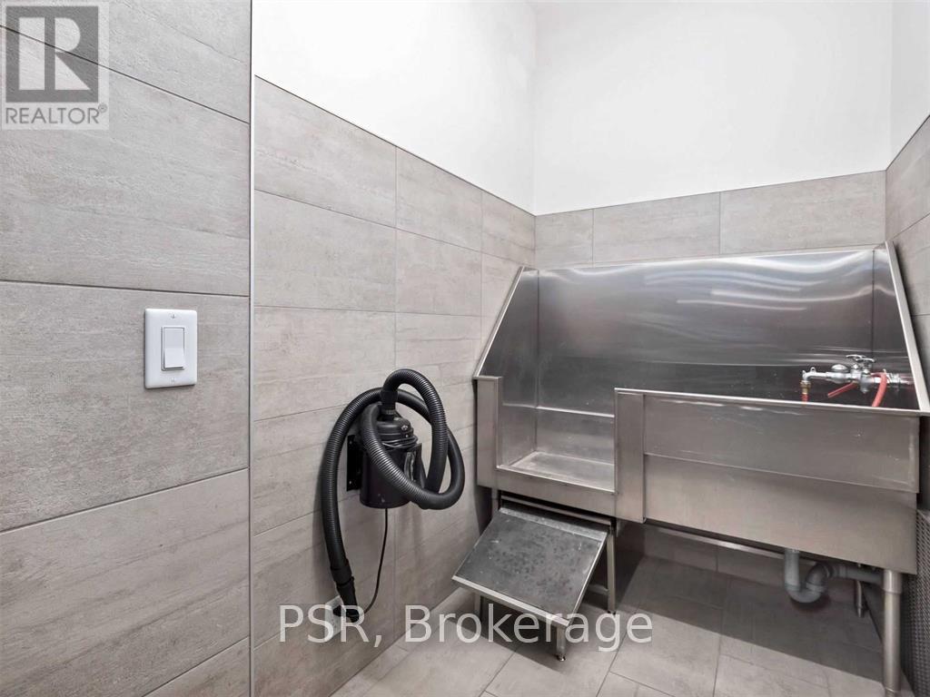 406 - 899 Queen Street E, Toronto, Ontario  M4M 1J4 - Photo 17 - E12681496