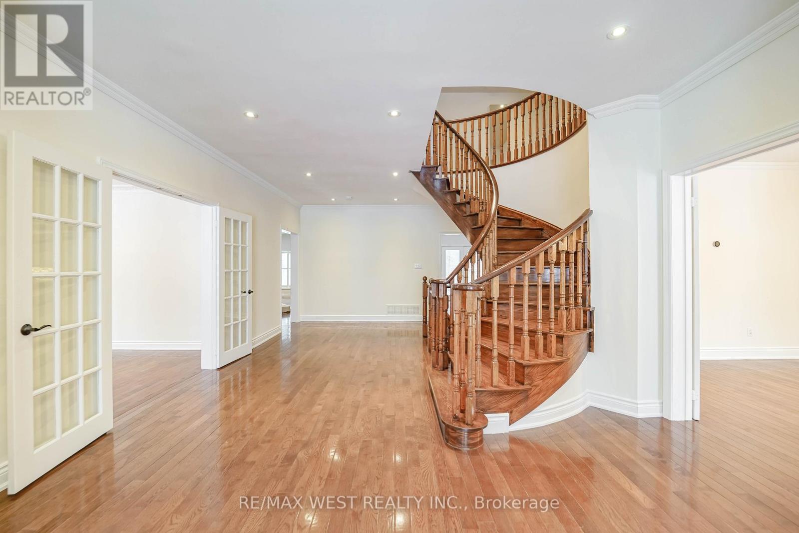 81 Woodview Drive, Pickering, Ontario  L1V 1L1 - Photo 10 - E12681514