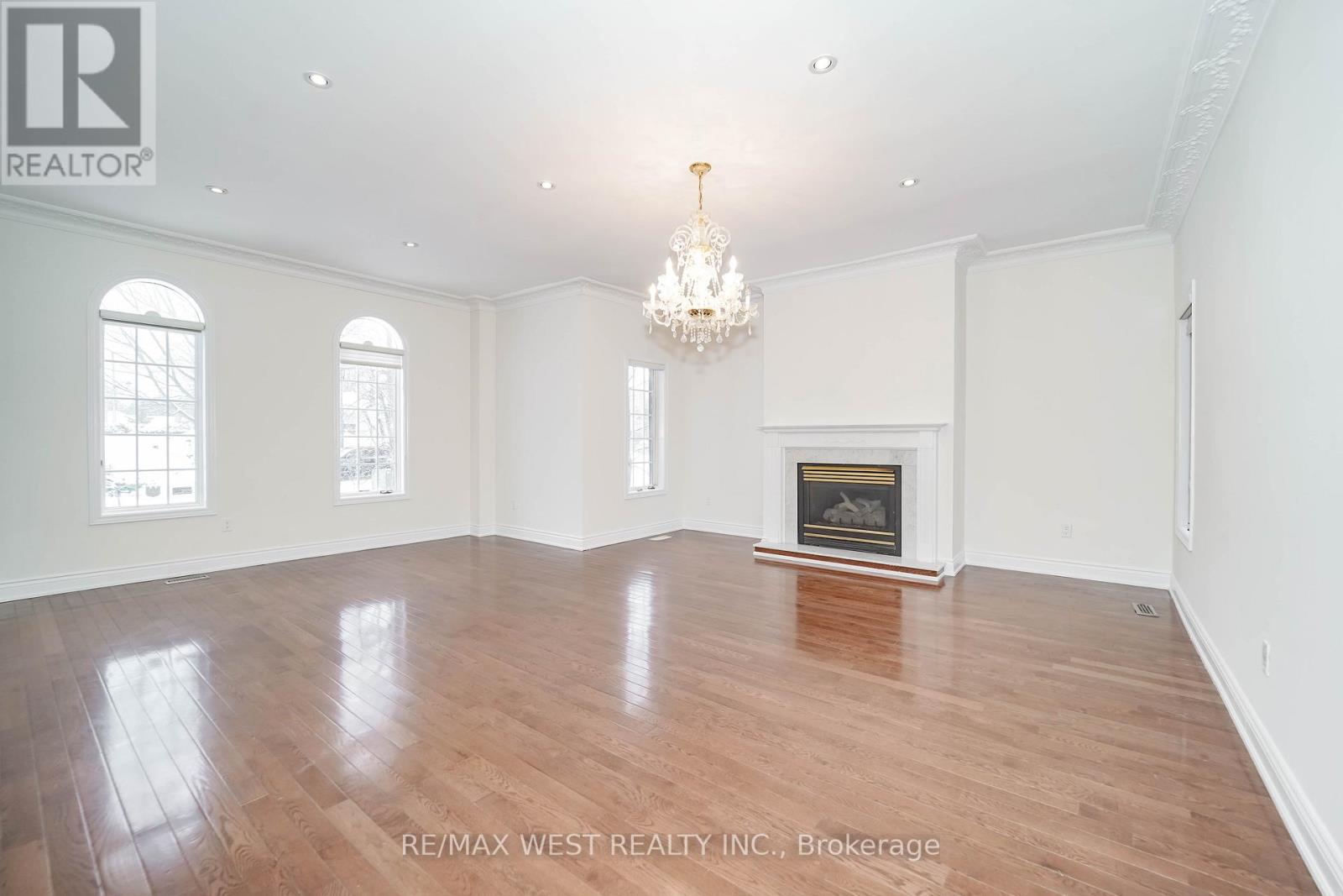 81 Woodview Drive, Pickering, Ontario  L1V 1L1 - Photo 13 - E12681514