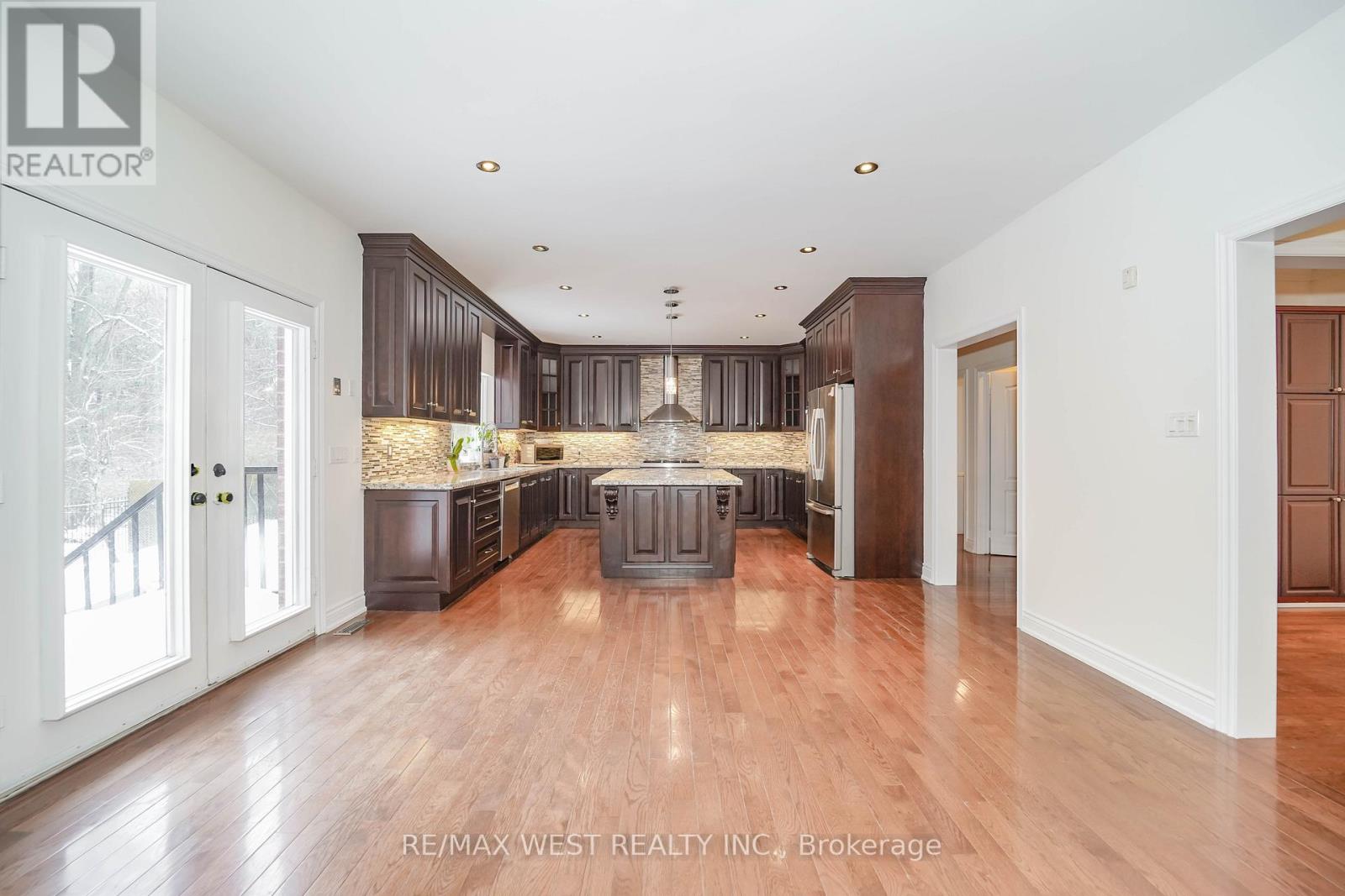 81 Woodview Drive, Pickering, Ontario  L1V 1L1 - Photo 17 - E12681514