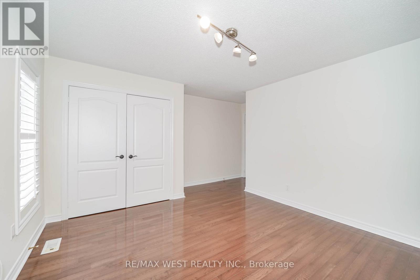 81 Woodview Drive, Pickering, Ontario  L1V 1L1 - Photo 37 - E12681514