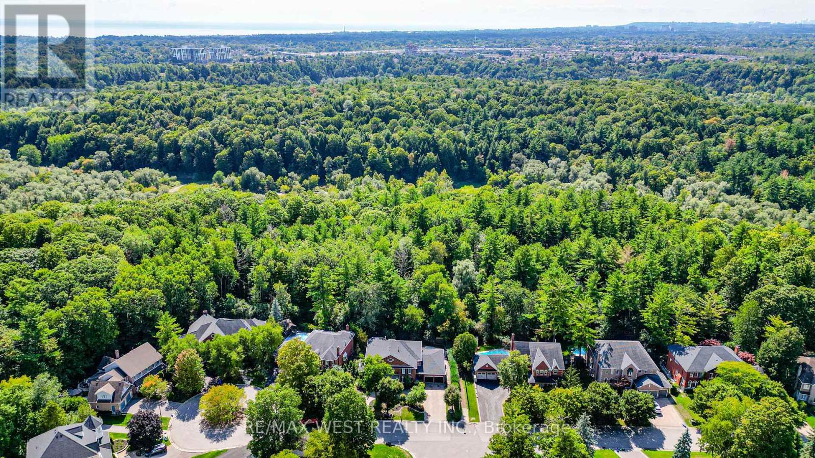 81 Woodview Drive, Pickering, Ontario  L1V 1L1 - Photo 47 - E12681514