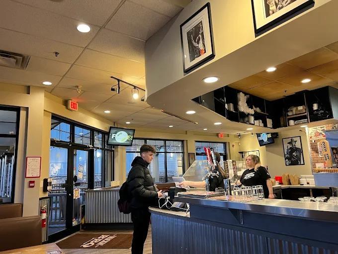 302 18690 Fraser Highway, Surrey, British Columbia  V3S 7Y4 - Photo 2 - C8074975