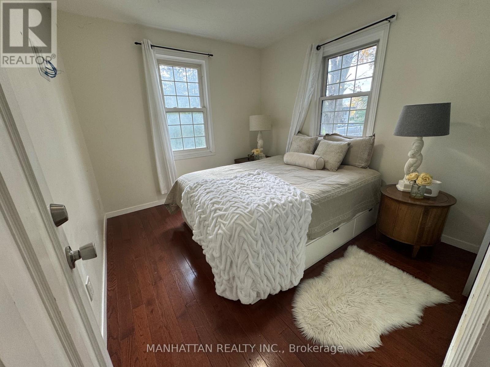 10 Victor Drive, Whitchurch-Stouffville, Ontario  L4A 3G5 - Photo 10 - N12681452